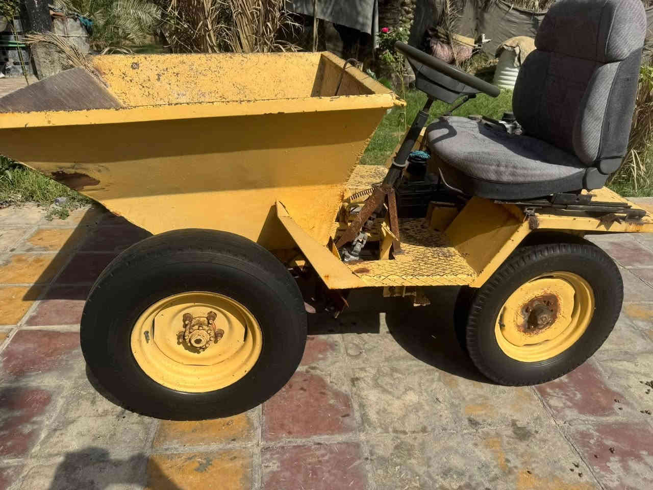 سلام عليكم دنبر تركي للبيع كولش نضيف مكاني بابل حله سياحي السعر مليون ونص وبي مجال حك جيه الاستفسار تصال على ***********
