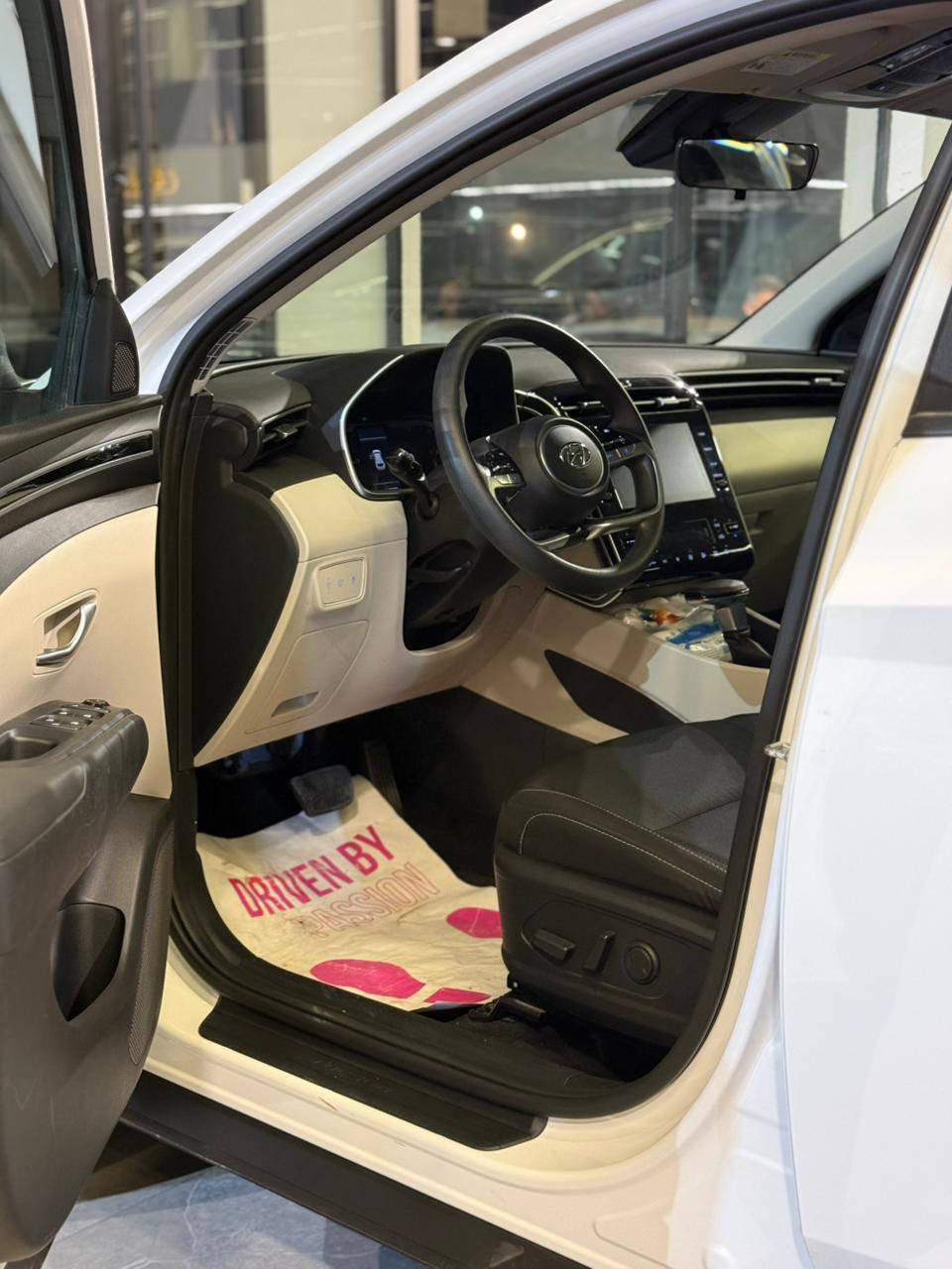 السلام عليكم توسان للبيع
موديل 2024
مرقم اربيل تحويل مباشر او وكاله 
مواصفات sel فول عدا الفتحه
ماشيه 20 الف 
قطعه وحده صبغ فقط جاملغ امامي 
صور الحادث بالمنشور السياره نضيفه وجاهزه بدون نقص
السعر 199 بيها مجال جدا بسيط
عنوانها بغداد للاستفسار
***********
