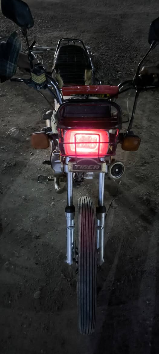 السلام عليكم البيع تايكر خمسه كير 
موديل 20/ ما مفتوح 
مكاني بيجي البوجواري


**إذا كنت صاحب هذا الإعلان وتريد حذفه لأي سبب، رجاءا أرسل رسالة إلى الدعم الفني**