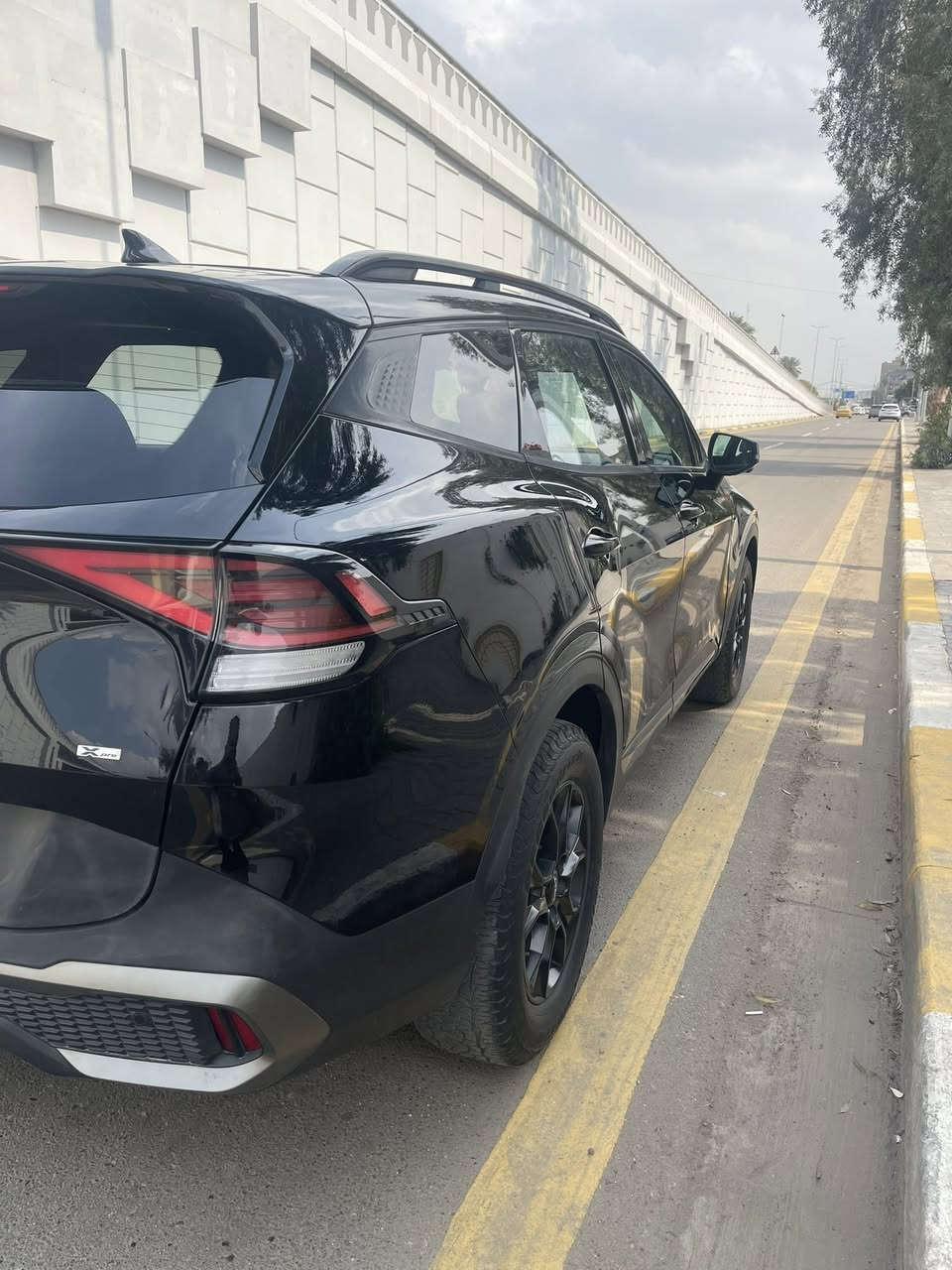 سلام عليكم سبورتج وارد أمريكي موديل 2023 بيها جاملغ وبنيد البنيد امبدل والجاملغ امعدل بدون صبغ فول مواصفات خمس كامرات رادار تشغيل عن بعد بنرامة جلد السيارة جاهزة من كير مكينة صدر تبريد السيارة مشروع وطني تحويل ثاني يوم العنوان بغداد البستان للاستفسار الرقم ***********
