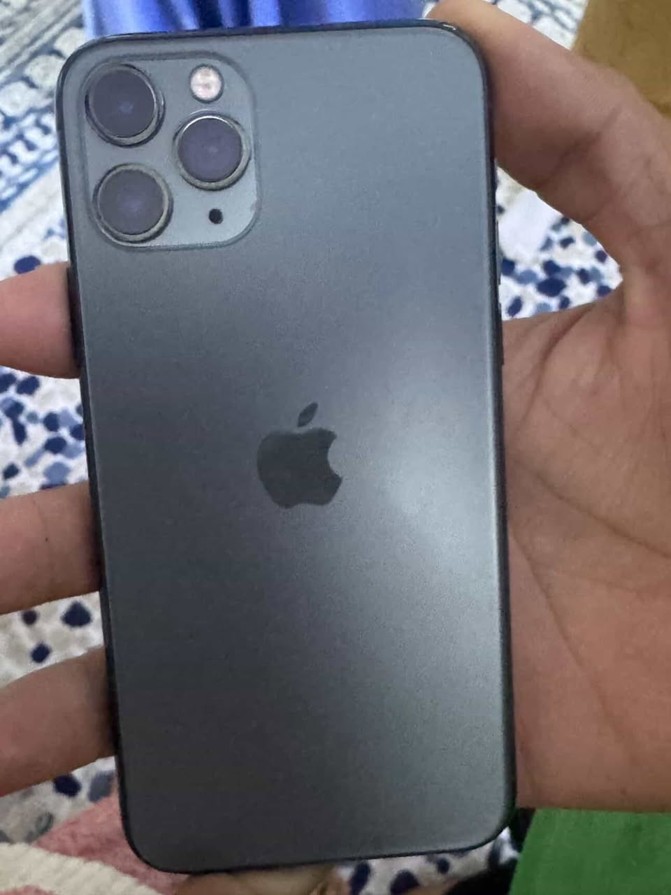 سلام عليكم ١١برو ذاكرة ٢٥٦جديدبطارية ٧٩ما مفتوح مراوس أو بيع متواجد خاص ***********
