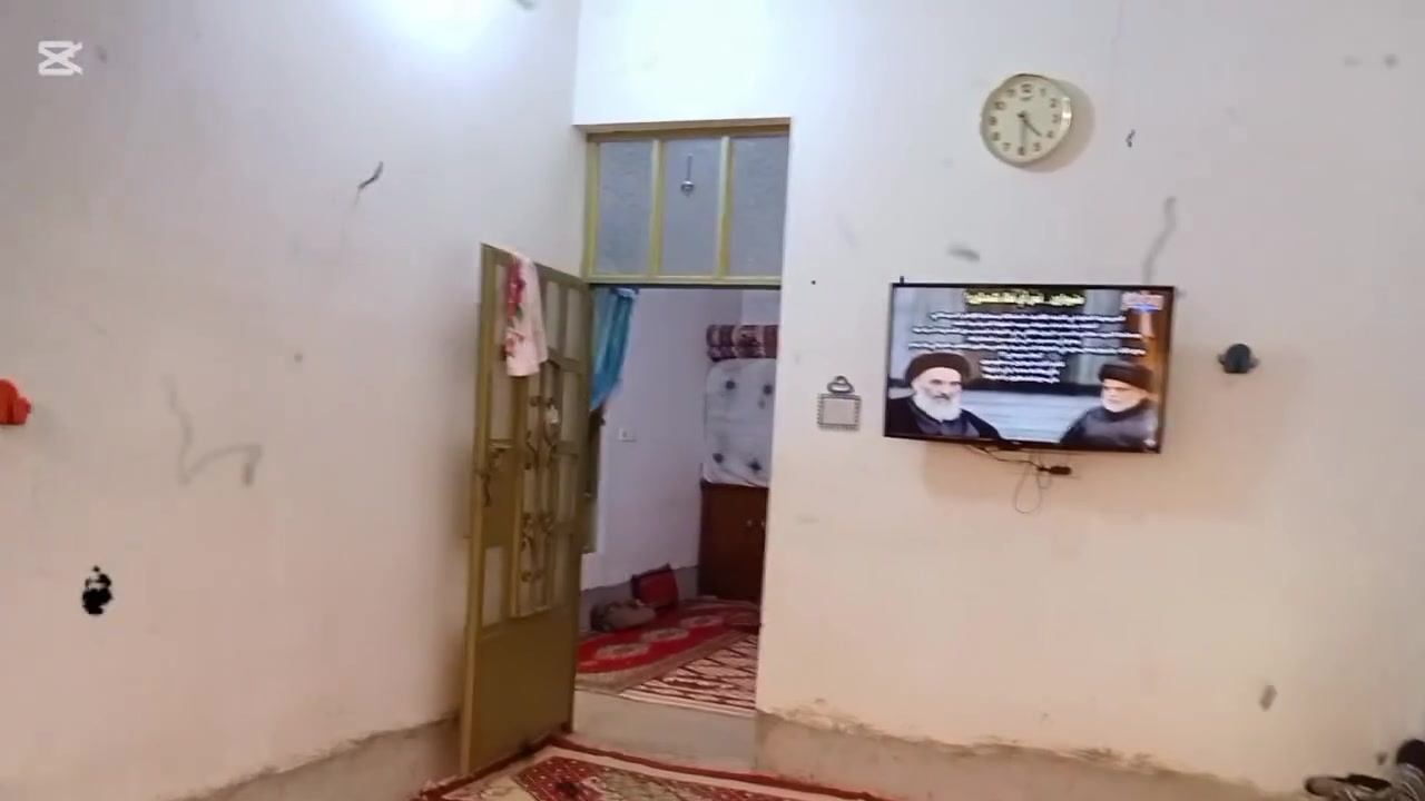 سلام عليكم احبتي منزل للبيع يحتوي على غرفه نوم وصاله وستقبال ضيوب والمطبخ والصحيات يحتوي على 130 متر التصال على الرقم***********
