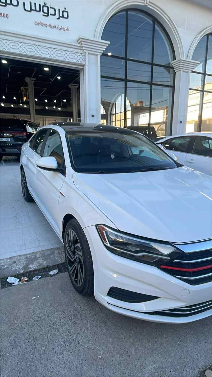 جيتا مؤديل ٢٠١٩ مواسه فاتSE سه ياره كه كلينه زؤرخاوينه مواسه فات پانؤرامايه به سمه يه كوشين جلده بريك به سمه يه ته بريد له مسه گيرو مه كينه به شه رت ره قه م و سه نه وى نويه زؤرتوندوتؤله هيچ نوقسانيه كى نيه ژ.م ***********
***********
