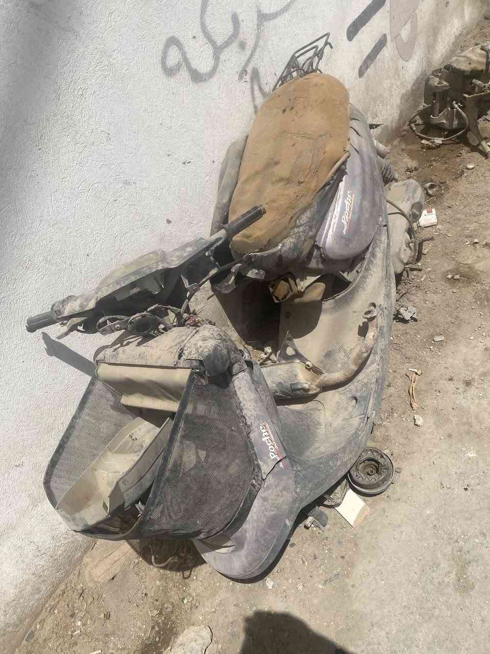 السلام عليكم دراجات للبيع خمسه شغالات والباقي يرادله تصليح بسيط واكو بيهن تفصيخ واكو كوم مكاين شغاله وكفرات فراشه بطه ام البرده بيكم كلمن وحسب سعره واذا شلع اراعيكم بيهن للاستفسار *********** مكان المسيب شارع السينما قرب رضا ابو الدراجات
