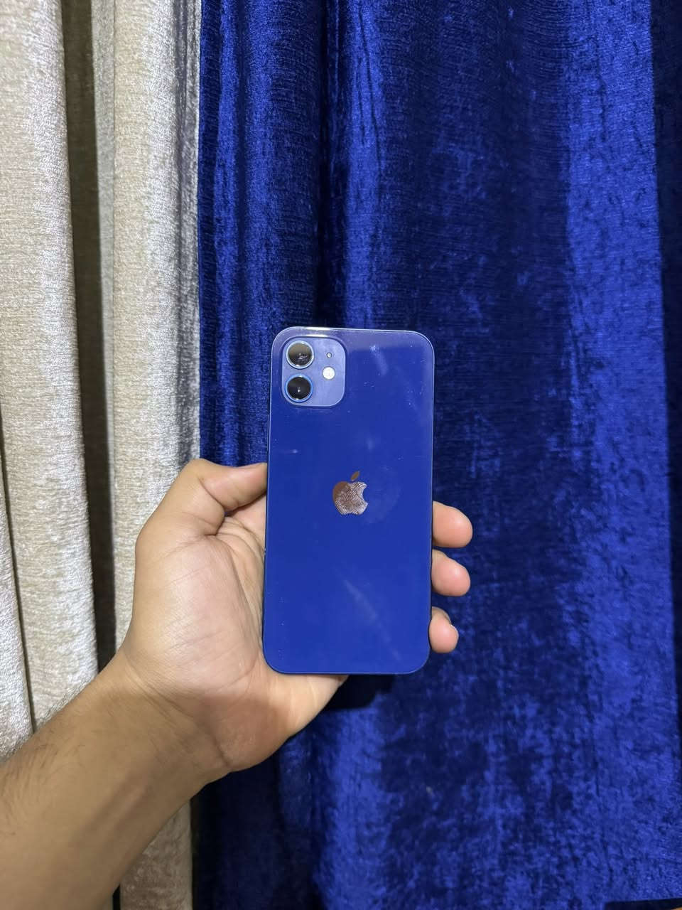 ايفون 12 عادي
 ذاكره 128 
بطاريه 🔋72
 بدل  شريحه 

   شرق اوسط 
 جهاز نضيف 
بي خدوش بسيطه بلشاشه 
جهاز لا مبدل بي شي ولا مفتوح 
وتر بروف 
مكاني حله 
شارع ستين 
السعر  290 وبي مجال بسيط 
***********
