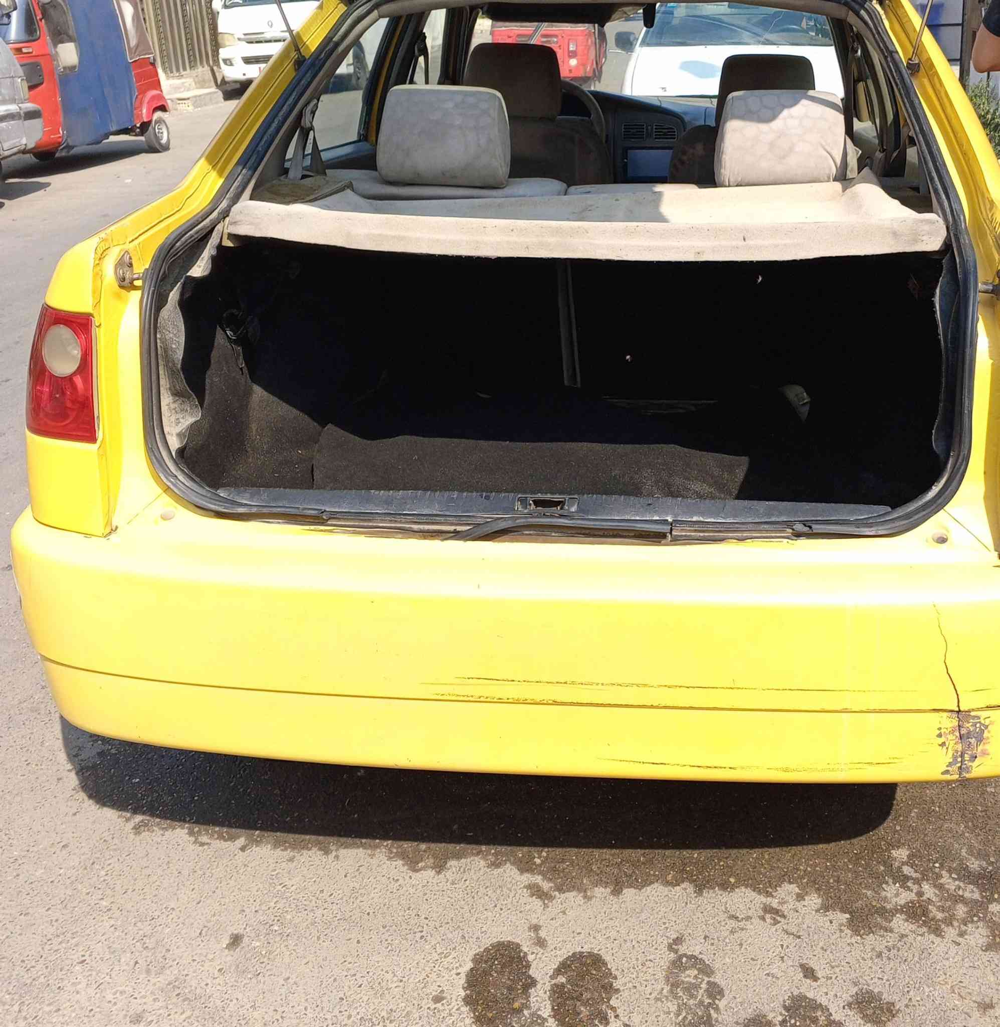 السلام عليكم 
شيري كوين صفرة كير ومحرك كورلا
2009 مصفرة باسمي سنوية2029
تبريد شغال. للاتصال وات ساب ***********
