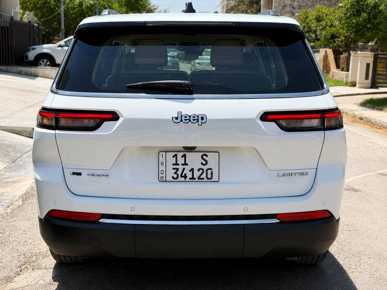 Jeep Limited 4x4 L7
جيب للبيع
7 مقاعد
موديل 2022
وارد امريكي ضررها بنيد وخشوم جاملاغات 

ماشية 85.000 كيلومتر 
فول مواصفات ماعدا بنراما
ولمواصفات المعروفة عن المتدد

للاتصال ***********

