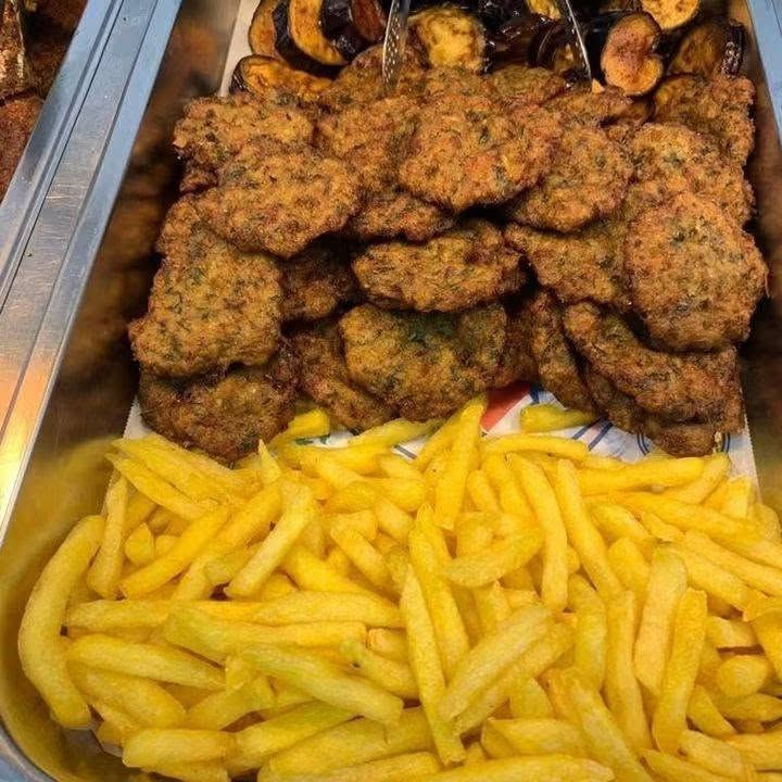 في مطبخ  للأكل البيتي 🥬🍅
إحنا مؤمنين إن الأكل النضيف يبدأ من خضار طازة ومتغسل بعناية ❤️

علشان كده بنختار الخضار يوم بيوم، ونهتم بتنضيفه وتجهيزه بكل دقة علشان كل أكلة تطلع بطعم بيتي حقيقي وجودة تفرق ✨
من السلطات للمحاشي والخضار المطبوخ… كل حاجة عندنا معمولة بحب واهتمام وكأنها لبيتنا بالظبط 🏡

لأن راحتكم وثقتكم أهم حاجة عندنا 🌸
مطبخ  للأكل البيتي… طعم أصيل ونضافة تفرّق في كل لقمة 😍


**إذا كنت صاحب هذا الإعلان وتريد حذفه لأي سبب، رجاءا أرسل رسالة إلى الدعم الفني**