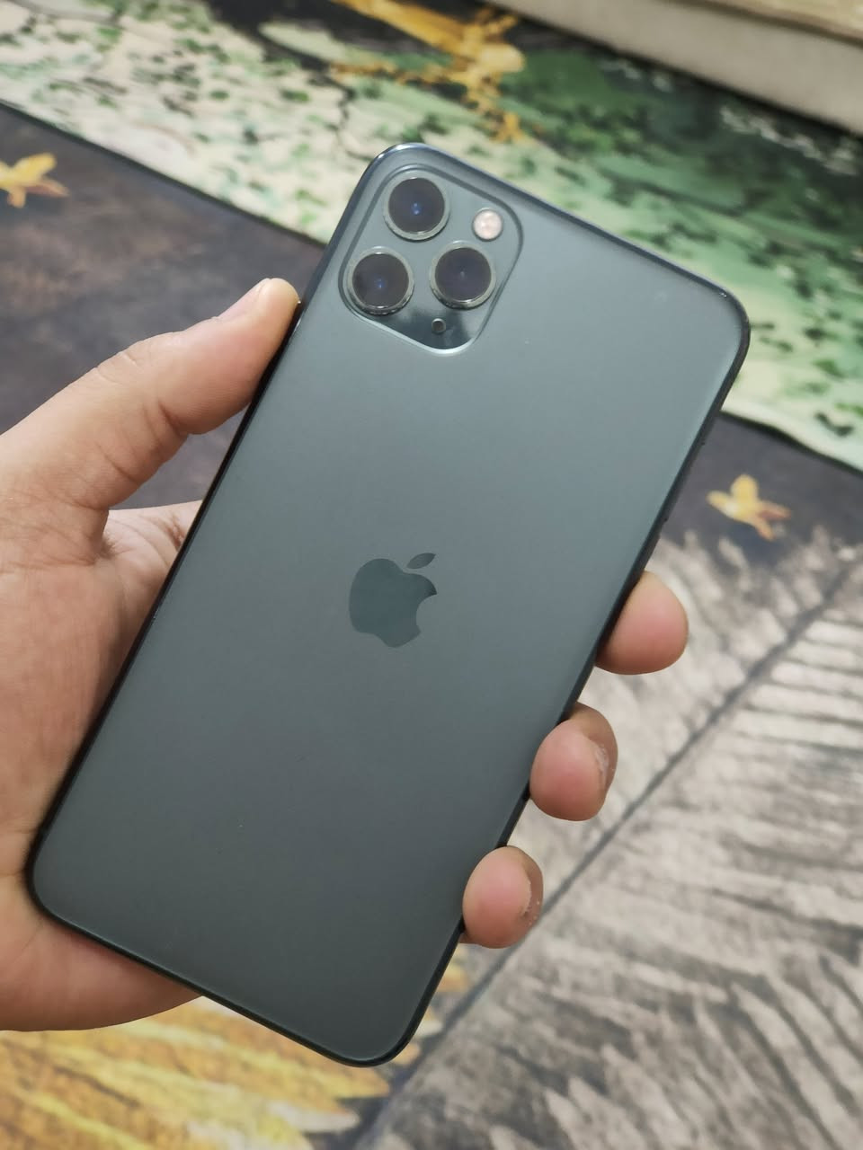 ايفون 11 برو ماكس ذ256 بطارية 81
مبدل شاشه حلوة وفيس ايدي شغال وكله شغال 
السعر 275 ألف ونهايته 250 ألف
ناصريه يم جسر نبي الله ابراهيم الخليل ***********
