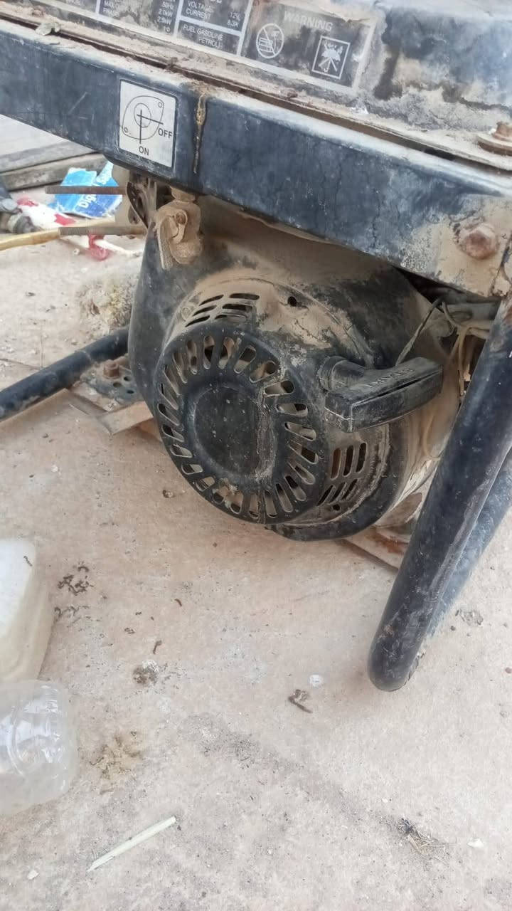 مولده استره باب الاول الملف نحاس للبيع جانت شغاله بس  متروكه من الزمان  وحاليا ما اعرف تتشغل أو لا  السعر 100الف رقم الهاتف ***********
