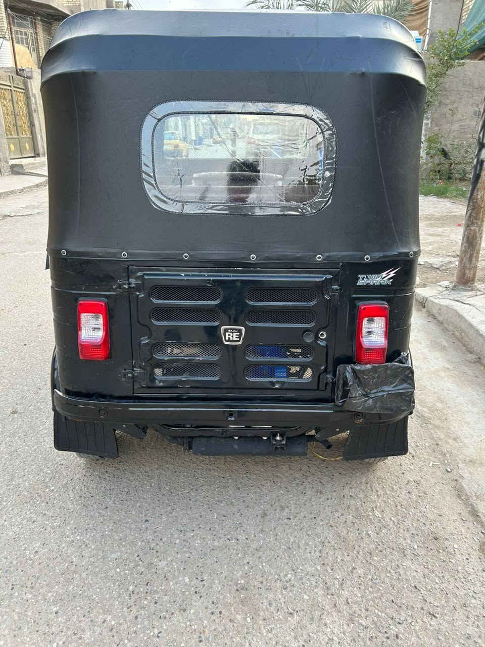 تكتك ٢٠١٩/١٢ مرقمة بغداد
بسمي تحويل ٢ يوم 
صبغ بس دوس محرك مفتوح 
سعر ٦٣٠٠وبيها مجال بصيط
*********** مكاني بغداد العبيدي
