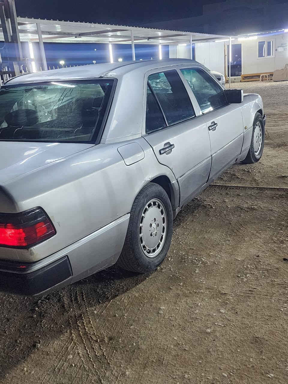 مارسدس دب 85 لبيع السعر 43 
مكينه ثنين ونص حلوه سياره جديده مال جناي رقم نكليزي 
تحويل مباشر مكاني نجف الاتصال ***********
