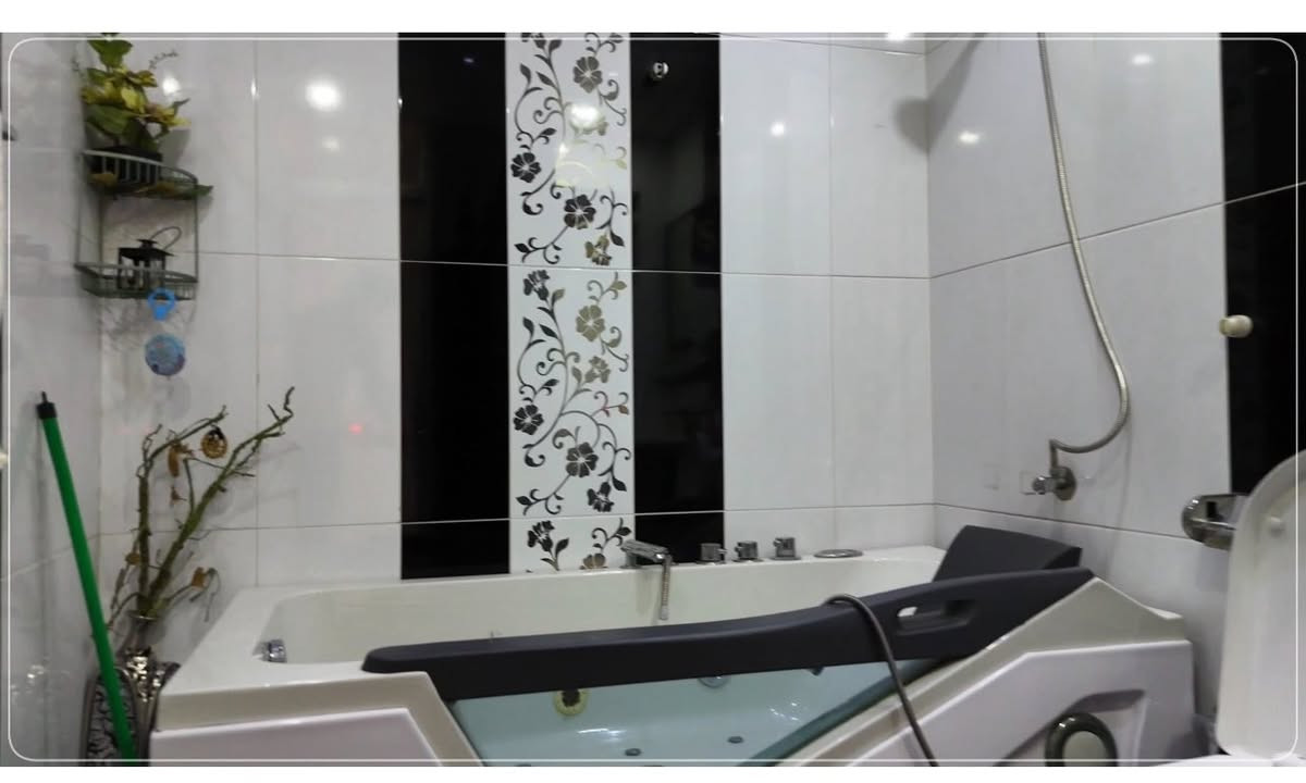 بيت للبيع 60م
ينفصل من150م
بعده ممفصول 
واجه6م نزال10م
حي الجهاد مربع الذهبي البيداء قريب على الشارع العام اول بيت بالفرع للتواصل ***********واتساب
