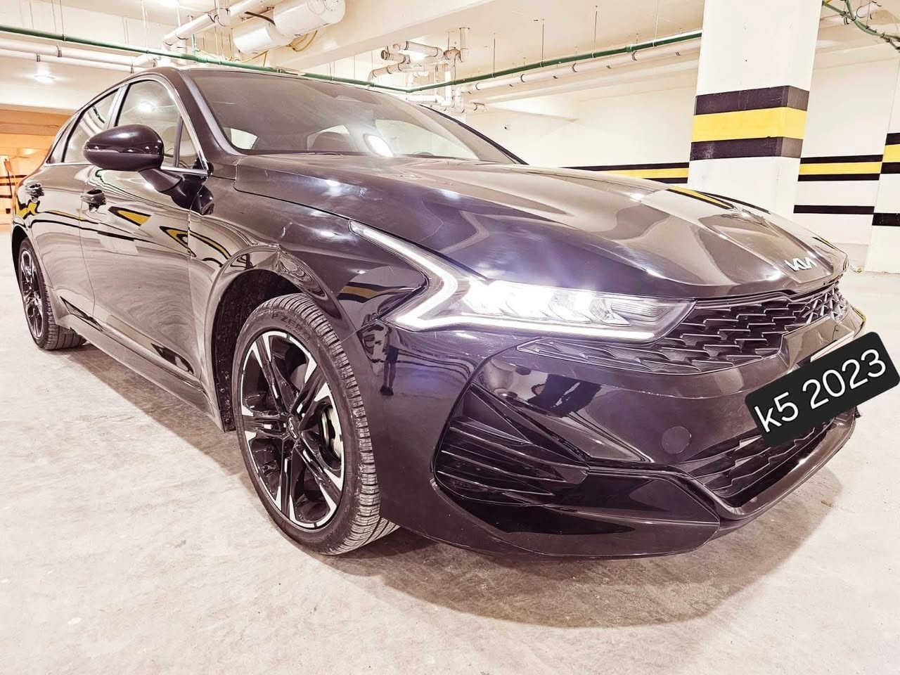 كي فايف جيتي لاين GTline (فول مواصفات)
موديل 2023 ماشية 11 mi فقط
مكينة 1.6 تيربو 
بانوراما 
تشغيل بصمة + تشغيل عن بعد  + بصمه ابواب
خمس انظمة قيادة
شاشه كاربلاي
كشنات جلد احمر تتدفئة تبريد 
كشنات حضن
شحن لاسلكي 
حساس امامي + رادار
كامره دوارة 
تحكمات
نقطه عمياء
نضام سبورت تشغيل عن بعد
ستيرن حرف D
مراوس شنو عندك اعرض
مكاني ناصريه مركز 
السياره معوقين وكاله عامة ب اسم المشتري
المعوق شاب من كربلاء
***********
