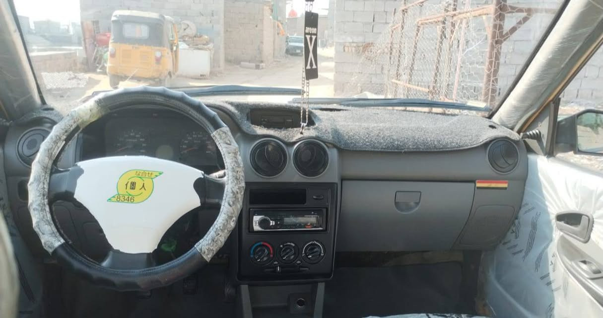 السلام عليكم سايبه للبيع مديل 17 سياره جاهزه كهربائيات شغاله حداديه 100 كبل لشارع ماناقصها شي ملاحظه راعيها بزبير بس مااندله اتكفل من سرقه السعر 25 العنوان البصره  استفسار الرقم ***********
