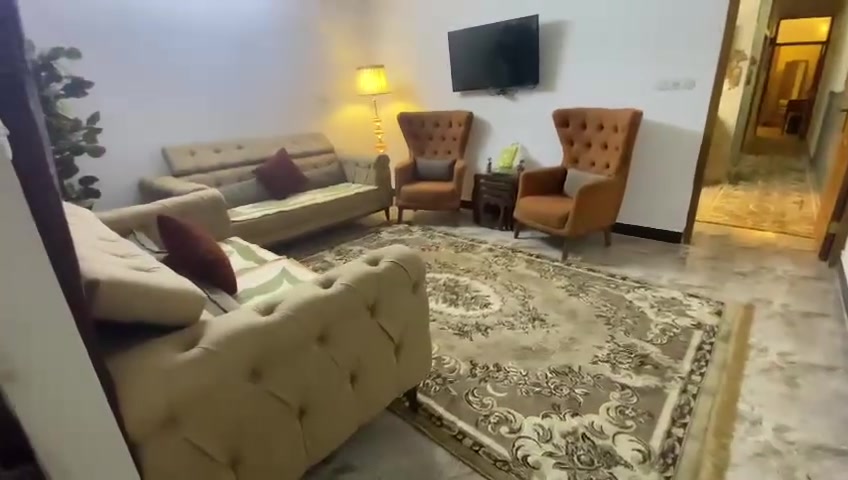 السلام عليكم الاثاث الموضح بالفديو للبيع  بأكمله الاثاث تخم تركي شاشه سبلت الصاله طن ونص شغال ع المولد  كونتر جديد ثلاجه غساله طباخ  معرض مال شاشه غرفه نوم تركيه الاصليه وكذلك سبلت جنرال طن شغال ع الوطني فقط للأستفسار الاتصال على الرقم ***********

