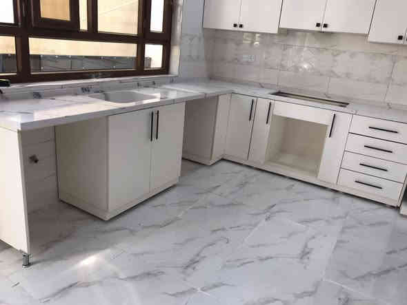 كاونتر للبيع 
نوع الخشب mdf 
كاونتر جديد مستخدم 6 اشهر فقط 
السعر 1.300.000
للاستفسار الاتصال 
***********
