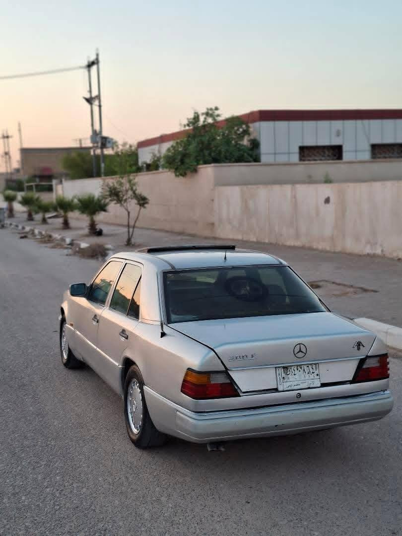 مارسيدس دب مديل 1993 رقم انبار مشروع وطني شرط التحويل السنويه ل2028 قواعد دبلات سليمه تخم تاير حداده حلوه كهربائيات كله شغاله تبريد ثلج السعر 48ورقه وبيه مجال مكاني البصره القرنه ***********
