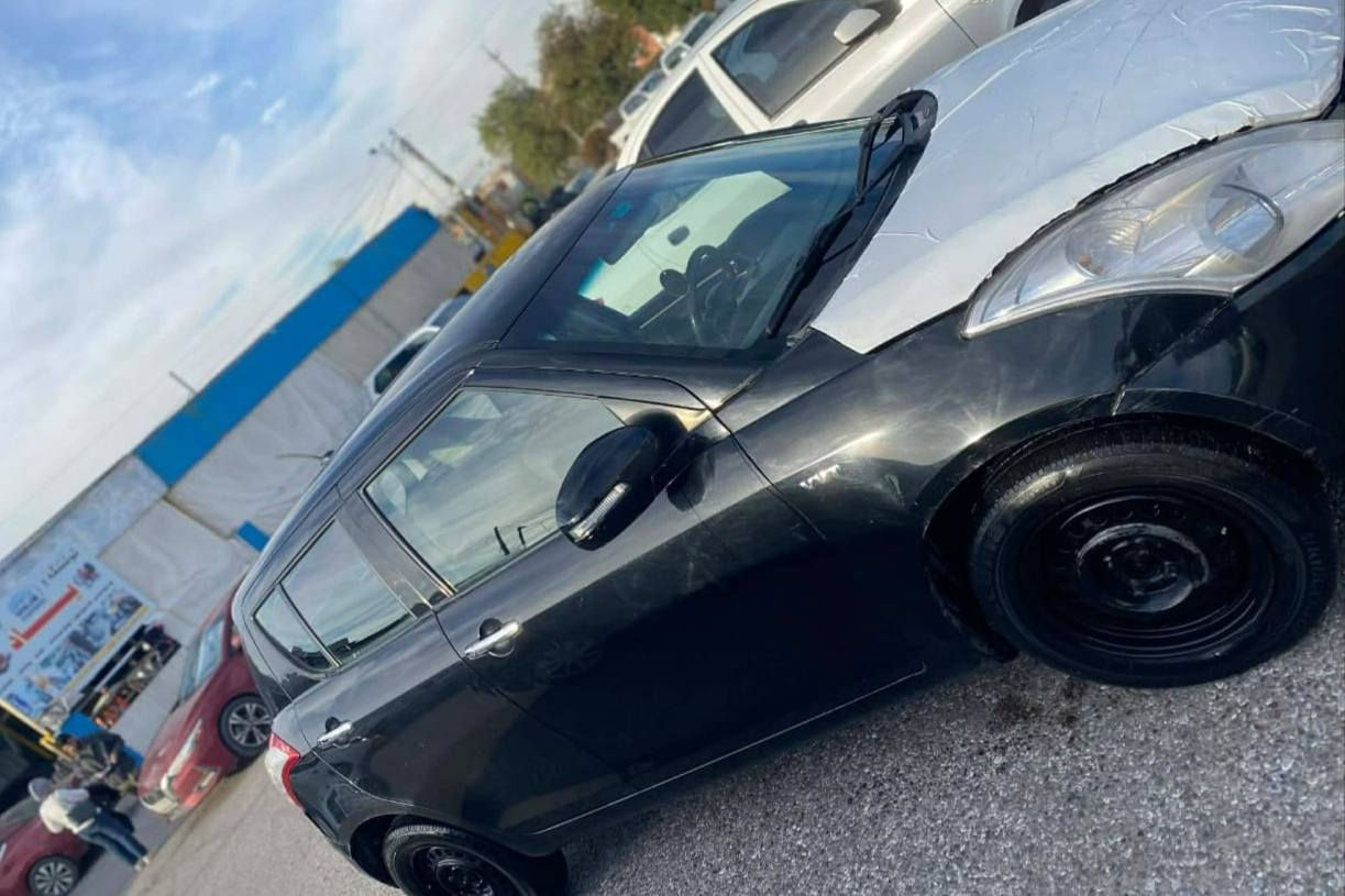 سوزوکی سویفت 2015   
سەیارەکە 4 پارچەی هەیە بۆنیت ،
دەرگای سایەقی ئو دەرگای پشتەوە 
لەگەر چامڵغی سایەقی پشتو پێشی کەپسە 
سەرەشانسیەکەی قنجەکی زۆر زۆر بەسیتی هەیە 
سەنەوی و نوییە ٢٠٢٧بەناوی خۆمە 
بەناو کردن وەکالە بە شەرت
شوێن هەولێر 

سـعـر : لە کۆمێنت داوابکە ڕاستەوخۆ بۆت دێت 📥 

گێر و مەکیەنەی بەشەرت 
هیچ کێشەیەکی تێدا نییە 

ژمارەی خاوەنەکەی 
***********
