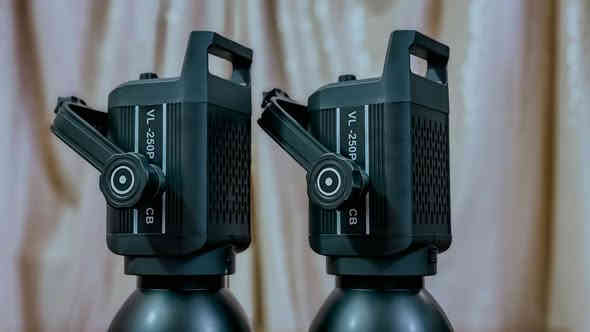 اضاءة فديو مستمرة 250 واط من شركة YSKE 
باي كلر 
شمسي ابيض ثلجي
تحكم كلفن
تحكم بقوة الاضاءة 
شاشة كبيرة 
فانات تبريد عدد ٢ صامت
تحكم تطبيق موبايل
جديد متوفر توصيل  ***********
