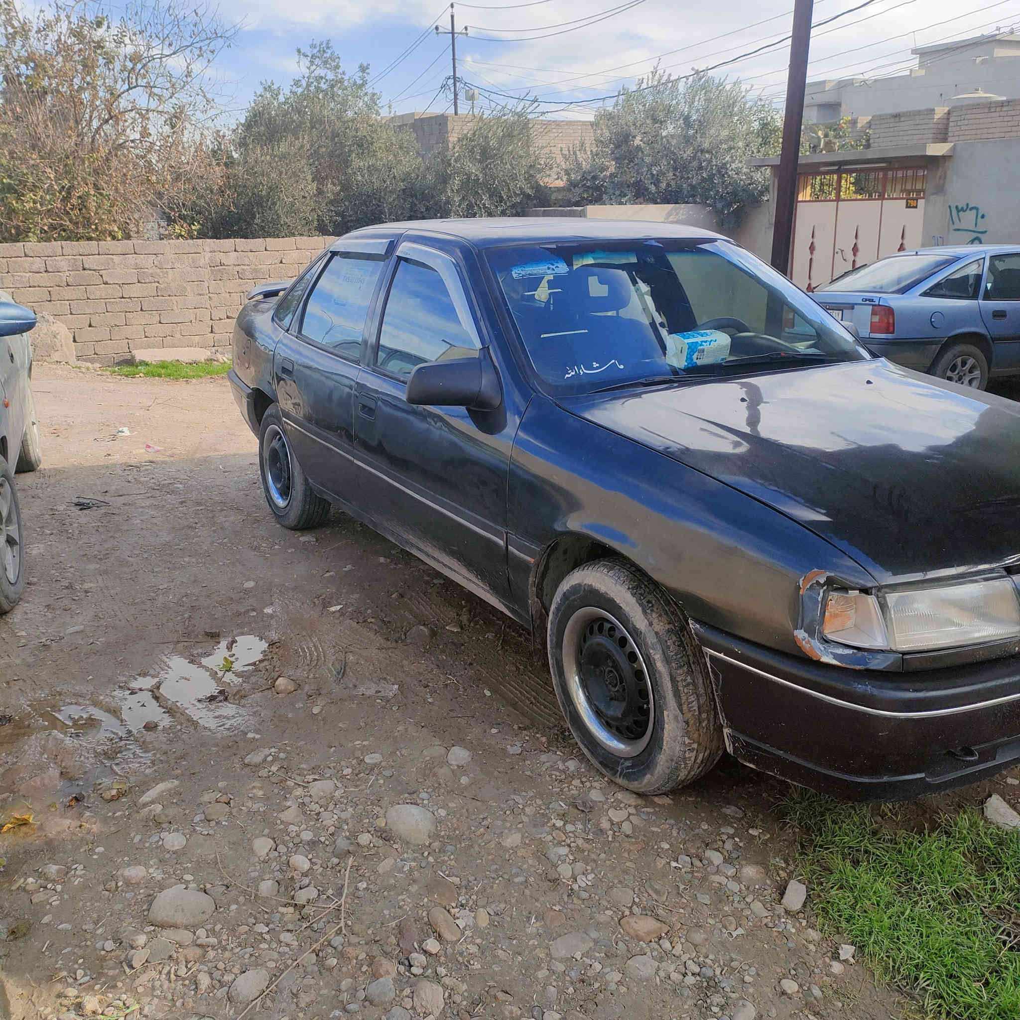 سلام عليكم فكتره اسود حجم 16 موديل 92 صبغ عام بدون ضرار ارقم جديد مسطره سنويه لي سنه 30 مع كلبون بنزين / السعر 40 / و بي مجال التواصل *********** / السيارة جاهزه دينار ما تعرف عليها
