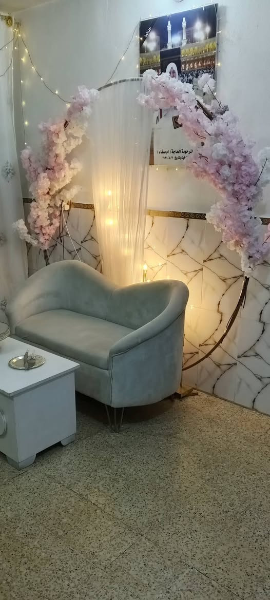 كوشات للبيع سعر جداً مناسب
2قوس 
1فراشة
2ام الورد ال 3قطع 
5ميوزة 
6شالزونات 
مع جميع ملحقاتهن 
السعر الكلي مليون ونص 
***********
