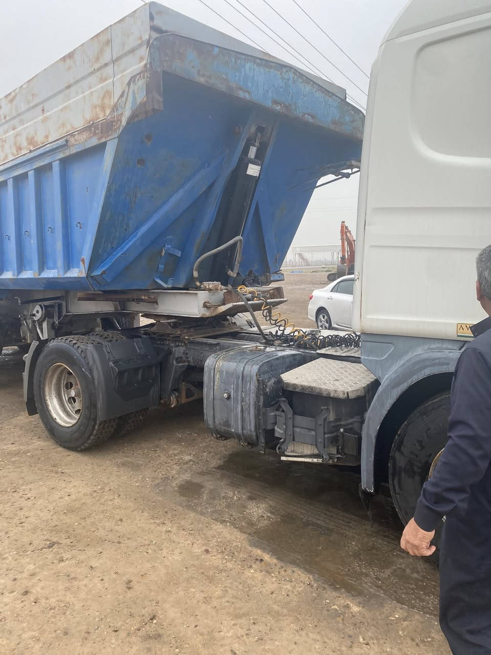 .
السلام عليكم 
سكانيه للبيع ٢٠٠٣
كير ومحرك شرط
كير ٣بـ٣
حجم المحرك ٤٢٠
رقم سليمانيه دولي
بأسمي 
تحويل مباشر
العربانه بدي نساف ألماني
٣ محاور 
٢ مزوج و١ دنكر سحال 
السياره احلى من الصور 
السعر ٢٤٠ وبيها مجال للشراي 
العنوان صلاح الدين 
رقم الهاتف ***********
