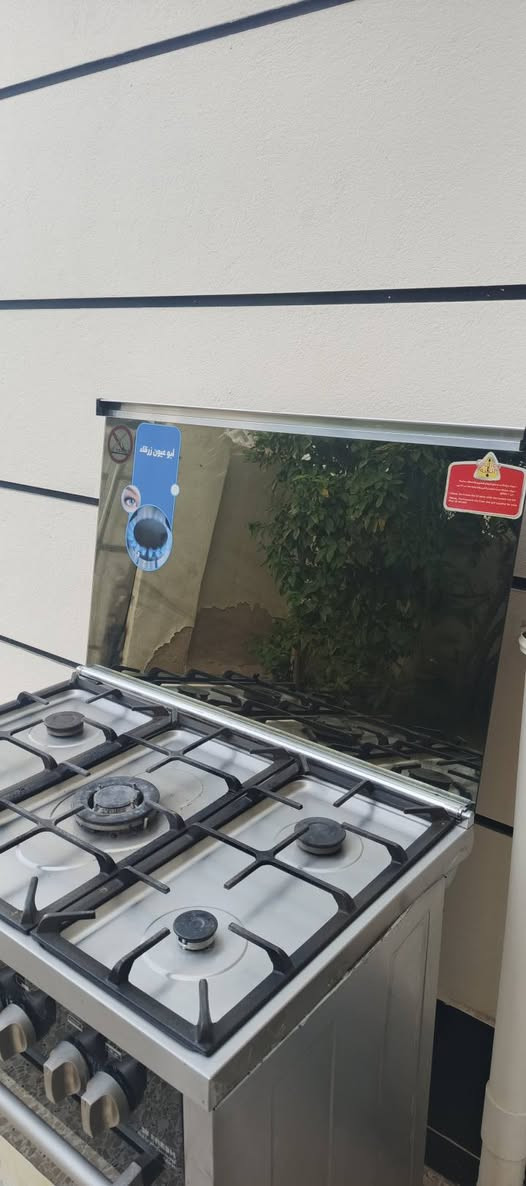 طباخ للبيع سعره ٣٥٠ الف نظافه ميه بالميه الاتصال ***********
