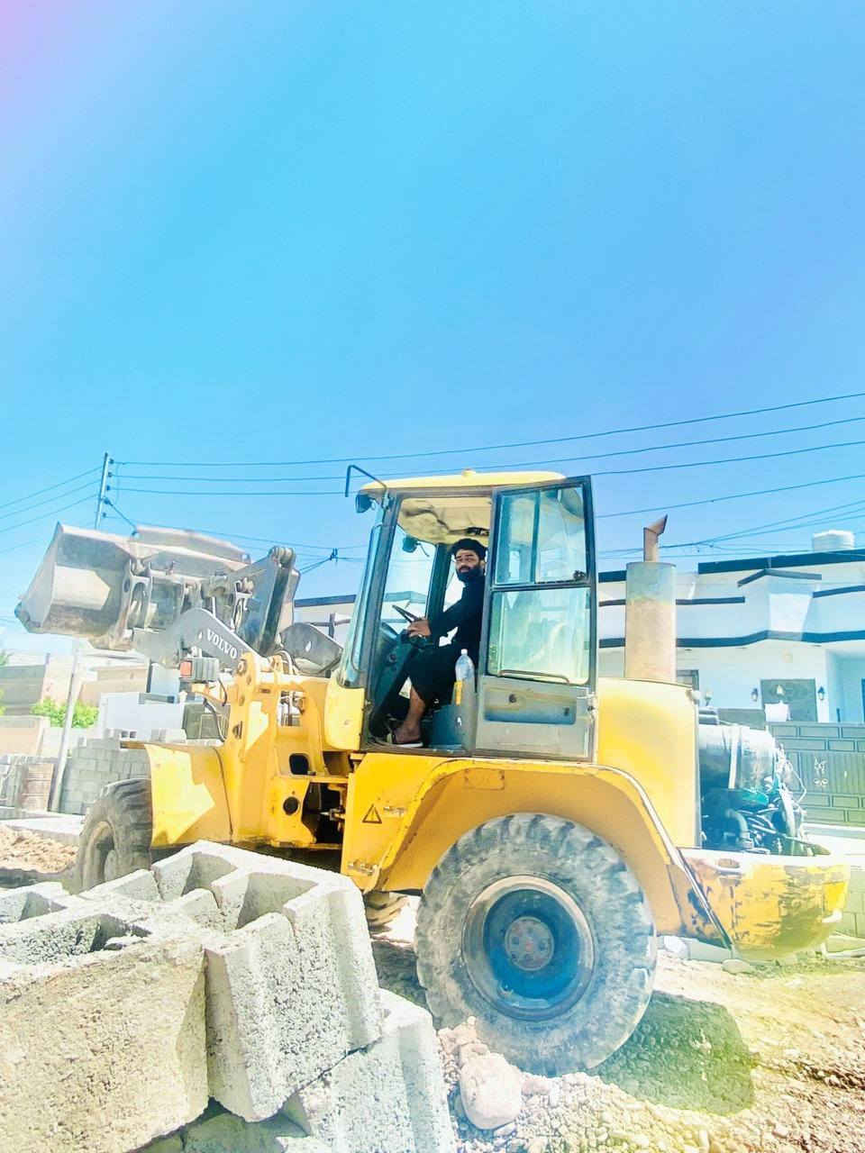 شفل فالفو للبيع وضع شركه شرط التحويل موديل 2004/رقم ***********
