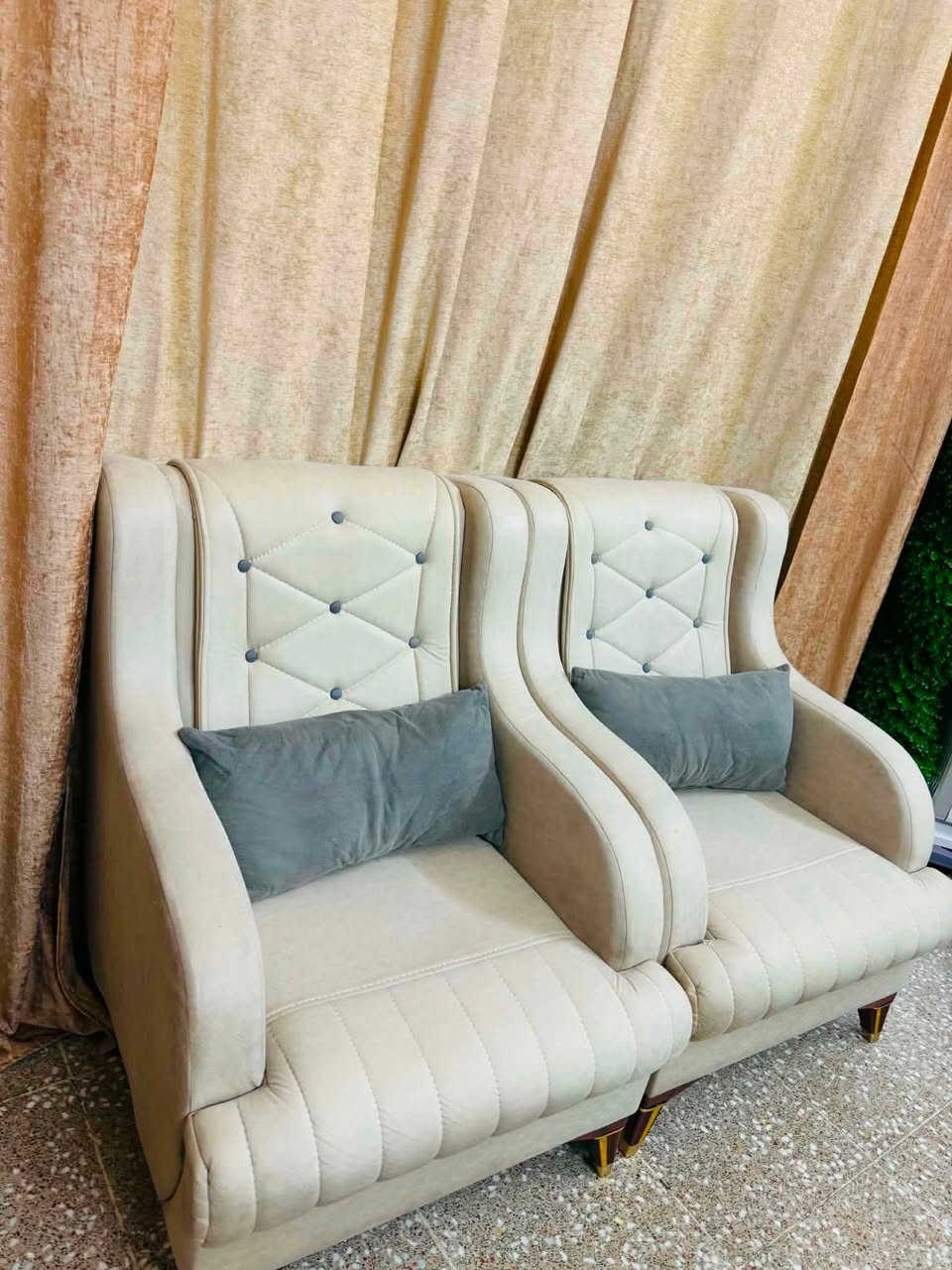 تخم كورنر
مرجوحه كبيره
دوشك ابو النفرين 
كاونتر 
العنوان بغداد /بلديات 
(وموجوده جربايه ام النفر )
الاستفسار ***********
