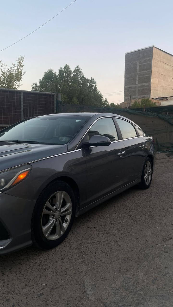 سوناتا 2018 وارد امريكي سيارة رقم جديد بصرة بسمي 
🚗المواصفات:
بصمة
رادارات
كامرة دواره
مثبت سرعه 
لايت زنون
تحكم ستيرن
شاشة كار بلي
كشنات كهربائي
شاحن وايرليس wire less
كروز سرعة
تبريد قطعتين امامي خلفي 
محرك وكير مكفول 

*حادث السيارة بنيد وجاملغ بدون ايرباك سليم
جزء صبغ بل جاملغ الخلفي 
*سيارة لاتنقيص ولاتبخير ولادوانز 
$السعر 129وبيها مجال بسيط 
الشراي يتصل عنواني جزيره قرب جسر خالد 
العنوان البصرة *********** البصرة, العراق
