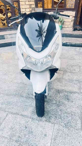 دراجه الجيل لاول مكفوله كشر ومكينه. ماشيه ٥٩. مال جناي دراجه   خير من الله.    مامتعوبه    دهن امزول  وبانزين محسن. عارضها ب١١ ونص وبيها مجال بغداد مدينه صدر. رقم هاتف *********** Colombo
