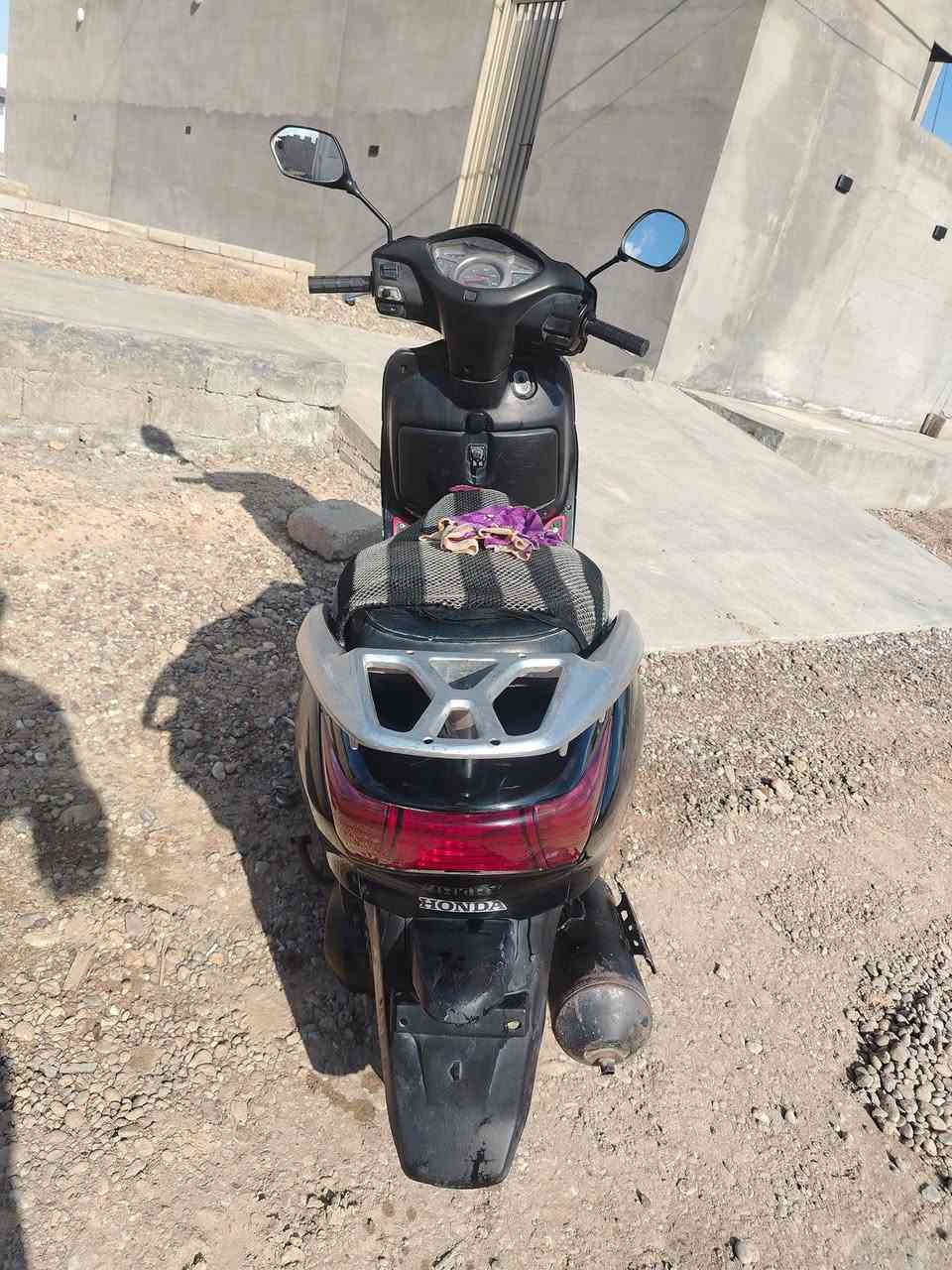 الدراجه للبيع مفتوحه مره واحده سعرها 800 وبيها مجال تواصل ويا على هذا الرقم ***********
