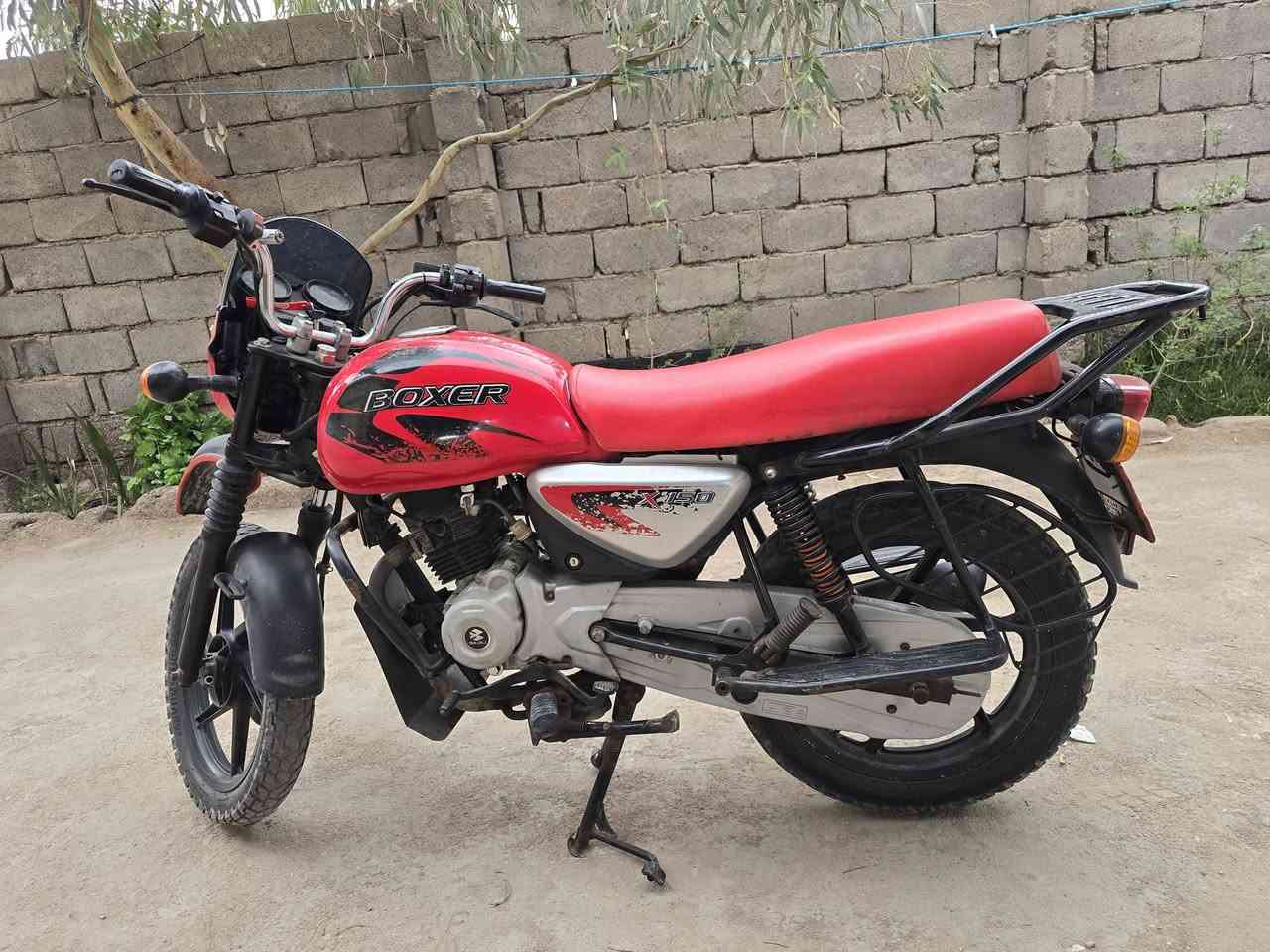 مساء الخير
بوكسر فحل هندي مديل 22 طالعه 23 رقم بصرة وسنويه تحويل ثاني يوم دراجه مبدل بيه بستم من شركه شرط بلاد ودراجه مامغسوله ولا مشتغله دلفري نهائين مال بيت 
السعر مليونين 2 وشراي يخابر 
العنوان شط العرب 
***********
