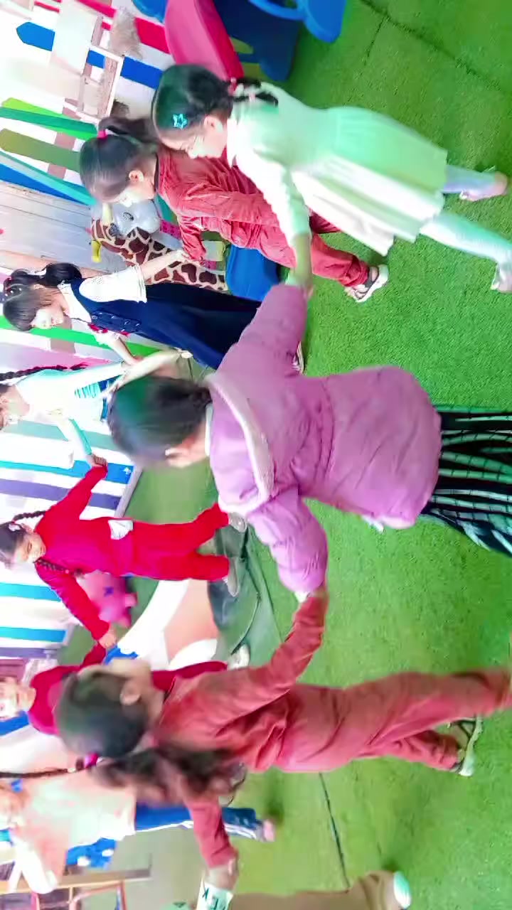 مساء الخير والعافية تسجيل مفتوح ان شاءالله  
نستقبلكم من الأحد إلى الخميس  من ساعه ٩ إلى ساعه ٣ اهلا وسهلا بكم 
روضة طيور الجنة الاهلية 
***********
