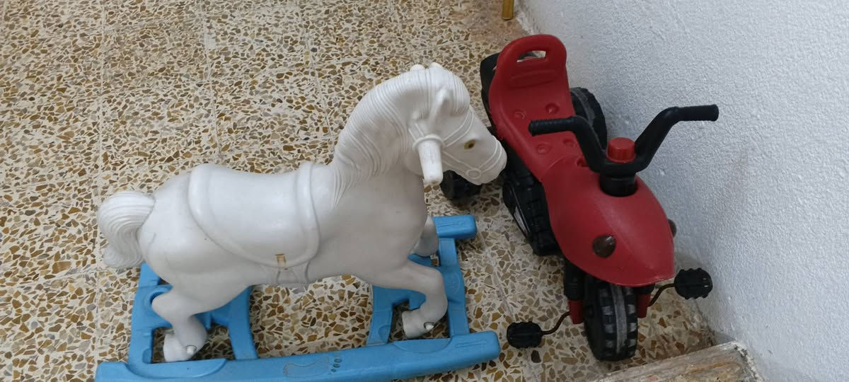 للبيع اب25ثنينهن بايسكل مال اطفال نضيف وحصان يتمرجع نضاف  هاذ رقم للتوصل ***********

