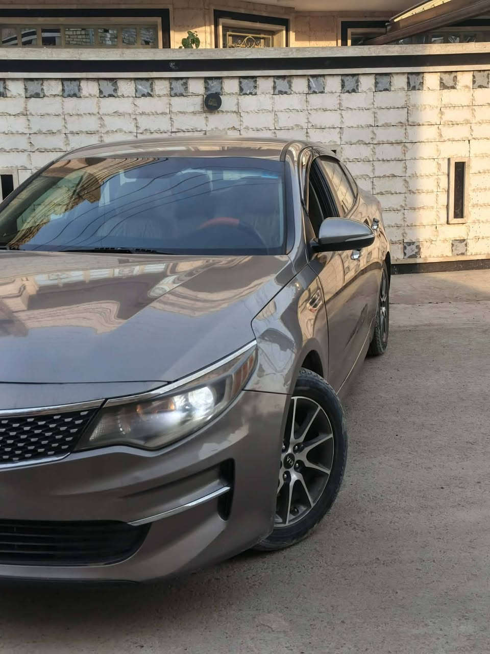 للمراوس بسيارة عالية (سورنتو أو سنتافي). مكان بابل
كيا أوبتيما 2018 أمريكي، حادث بنيد فقط بدون دواخل.

​شاشة كبيرة تدعم Apple CarPlay و Android Auto.

​تحكم بيانو مع تحكم استيرن جهتين وأوامر صوتية.

​شاشة عداد لقياس الإطارات والسرعة.

​درايف مود (3 وضعيات: سبورت، إيكو، نورمل) مع تغيير ثقل الاستيرن حسب الوضعية.

​رادار خلفي وجانبي.

​حساسات خلفية.

​كامرة خلفية 360 درجة دوارة.

​داشكام أمامي وخلفي من شركة Hikvision.

​خاصية Clean Tex (طبقة نانو للمقاعد).

​شباك كروم.

​لايت زينون.

​بردات خلفية وأمامية.

​رقم مميز.

​ويل 17. المكان بابل


**إذا كنت صاحب هذا الإعلان وتريد حذفه لأي سبب، رجاءا أرسل رسالة إلى الدعم الفني**