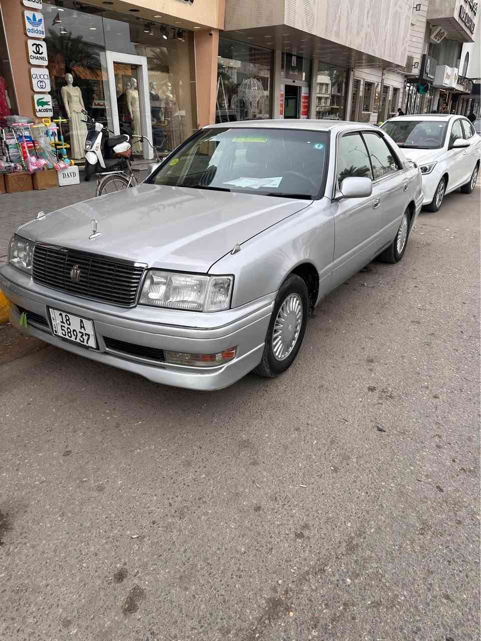 السلام عليكم 
راس الثور موديل 98 اصل كرستال مكينه فيشه وحده 
رقم بابل دولي بأسمي هزة جديده تحويل ثاني يوم كفاله عامه من الكص ونقل جثه وضربه . سياره خير من الله جاهزة السعر 95 وبيها مجال للاستفسار 
*********** بغداد, العراق
