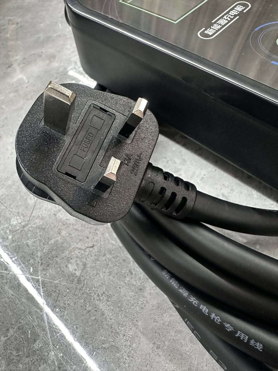 شاحنه BYD ضمان سنه  بي نضام ايرث
سلام عليكم 
من رخصه ادمين المحترم 
افضل شواحن بي واي دي 
مواصفات جدا عالي 
كيبل قوى يتحمل ٥٠٠ فولت 
متحرك ل ٨ امبير حتى ١٣ 
نضام ايرث بيه (ياعنى ماتحتاج ايرث)
راس شاحنه بيه فيوز حتى لو فولتيه محروك يتحمل 
ضد ماى ضد حريق
راس بلاك عراقى  
بي نضام اوقات 
مع احترامى للجميع 🌹
***********
