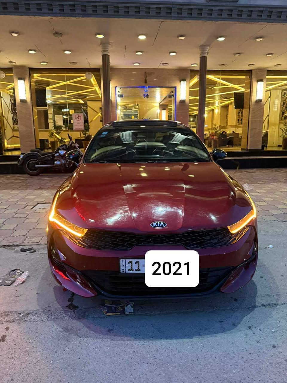 السلام عليكم 
للبيع كي فايف  جي تي لاين
موديل2021
وارد امريكي. بدون ايرباك
ضرر بنيد  فقط
والصندوق كلير
فوول مواصفات1/1
رقم بغداد. شرط التحويل 
مكانها بغداد
السياره جديدة وجاهزة
ولونها بعد احلى
سعرها170
وبيها مجال للشراي
*********** بغداد, العراق
