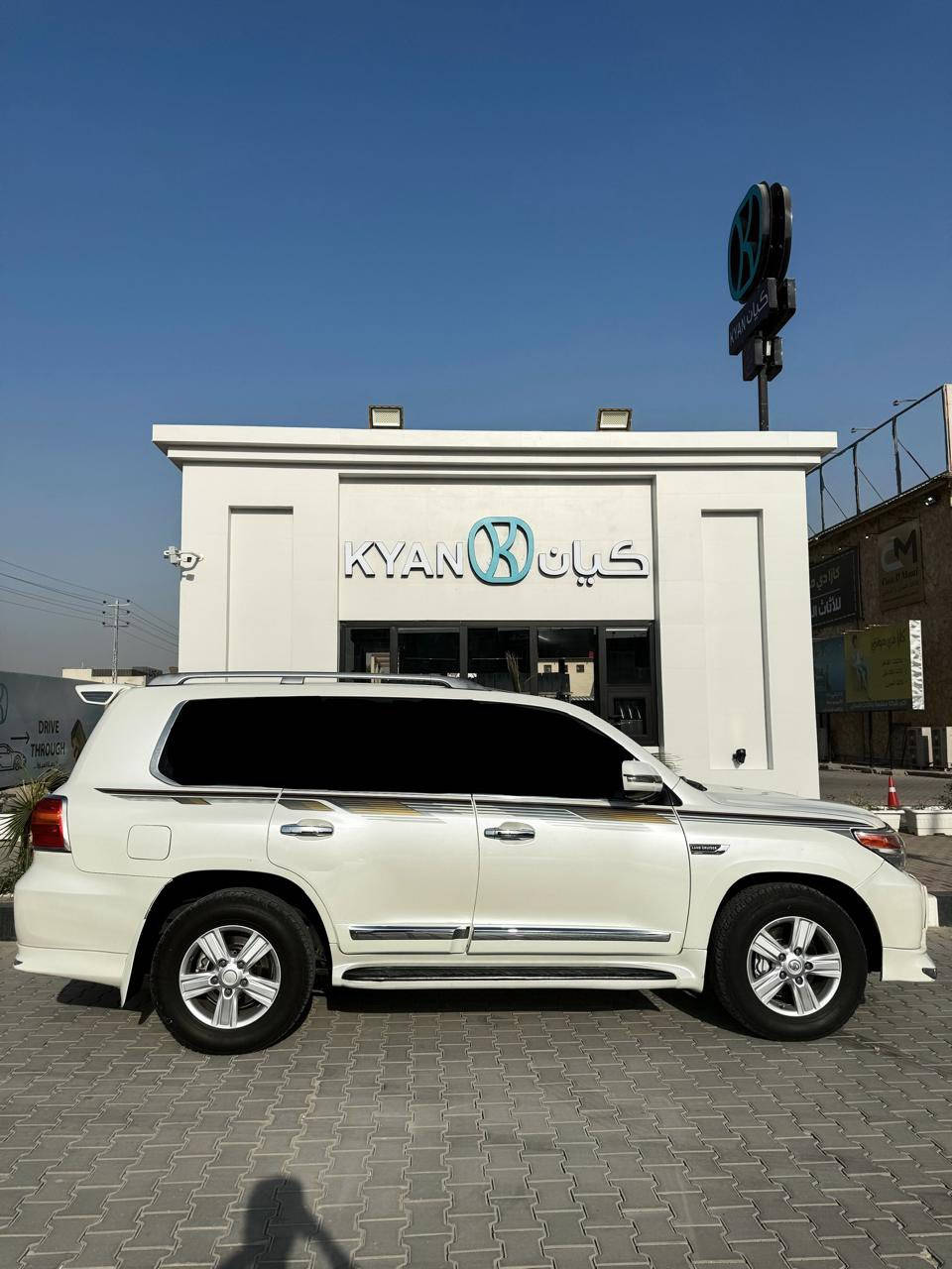 السلام عليكم للبيع او مراوس (لاندكروز رقم بغداد انكليزي بأسمي موديل ٢٠٠٩ محدثه ٢٠١٤ السياره مكفوله بدون صبغ مكفوله بيهه بارد مكانات زغار فقط السياره جاهزة مابيه كل نقص السعر ٢٩٠ مع المجال ترهم مراوس المكان النجف الاشرف ***********
