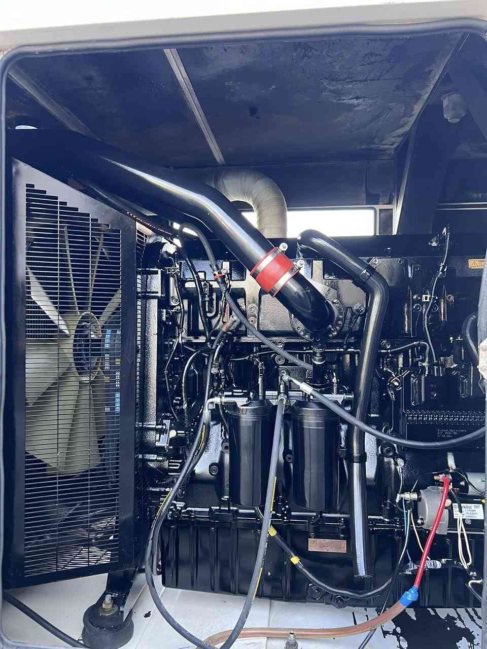 Perkins 2500
550KVA
4000 HOURS 
***********
***********
