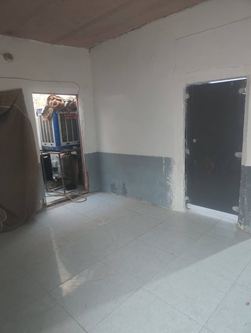 بيت طابو زراعي عنوان شارع شيوخ مساحه 100 متر مربع سند 25 غرفه ومطبخ وصاله وتخاريج مشمول بتطويب بيت سعر 27 بيت بي محل الشراي تصال عله هذا رقم مامتواجد عله الفيس ***********
