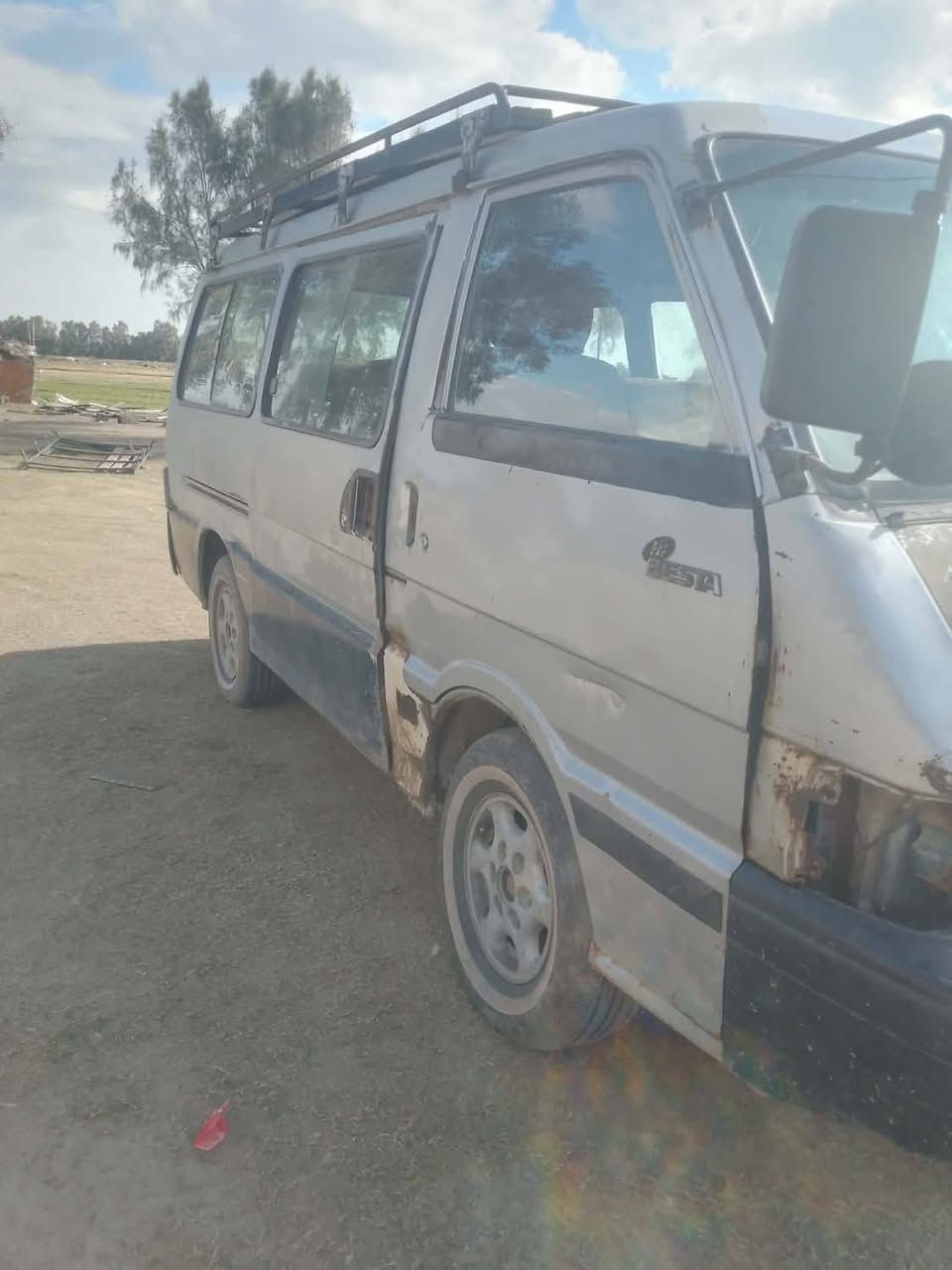 كيا بستا موديل 94
سياره جاهزه ونظيفه 
السعر 15مع المجال 
مكان السياره نجف كوفه 
***********
