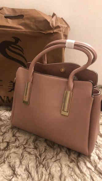 حقائب فاشن جلد طبيعي كل الالوان والاحجام متوفره كوالتي عالي اسعار مناسبه كل موديل سعره للحجز والاستفسار مراسله الصفحه او واتساب ***********
