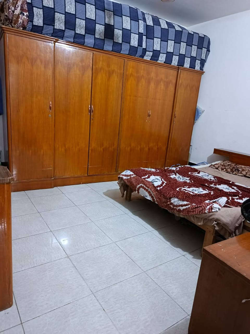 بيع مستعجل /بلاش
مساحه 120م 
حي ميسان منطقة الشيوخ  الشارع الترابي الي بصف سكلة رعد تقريب بنص الشارع 
غرفه صاله مطبخ استقبال 
السعر 29 قفل 
بلوك 
اساس صب 
سگف عگاده 
***********
