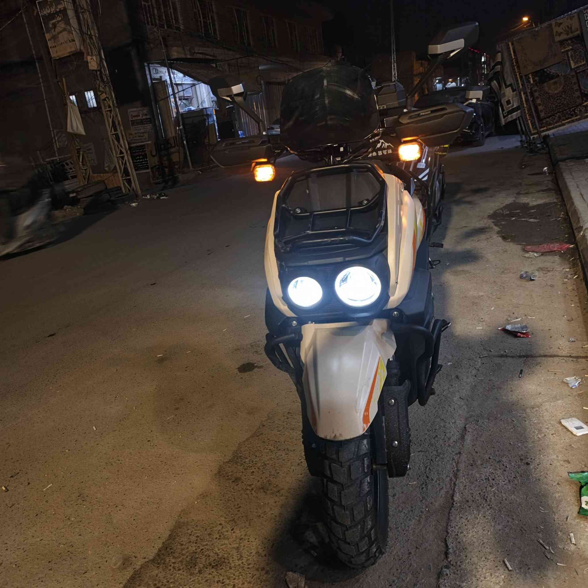 دراجة شحن نوع اباجي الدراجة ملف 3000W  بطاريات كبار6 الدراجة أمانة الله صارلهة سبوع من أخذتها الدراجة من البيت للمحل والمحل برأس الشارع يعني زيرو الدراجة نضيفة من حيث الكفرات والبطاريات والملف والعقل وجميع الدراجة شغالة مكانها بغداد الكريعات قرب جامع ابي تراب للاستفسار*********** السعر1375 وبيها مجال اني ماخذها ب 1475 وأيضا ثلاث طرائق تشغيل بصمة سويج كارت NFC
