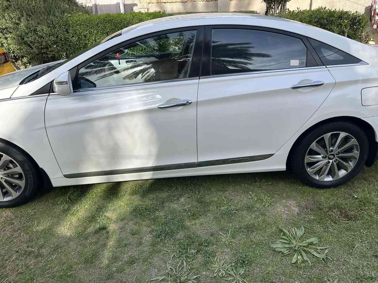 السلام عليكم سوناتا موديل 15خليجي بيه ثلاث قطع بنيد وجاملغ الخلفي وجاملغ الأمامي بجهت اسائق سياره جديده ع ايدي مراورس بجارجر ***********حله قرب جامعة بابل
