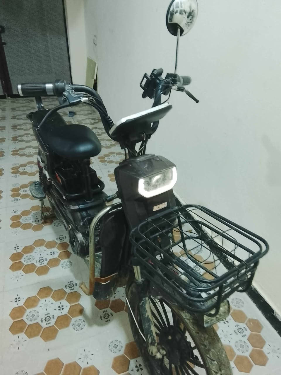 السلام عليكم دراجة شحن موديل 2025بطاريات وبيها مجال للطيبين  جديده  دراجه شحن ماتعبانه ههواي نضيفه بطاريات نروح ونجي نكول جديده وخوش بطاريات 5بطاريات كفراتهه جديده والاستفسار على رقم *********** Singapore
