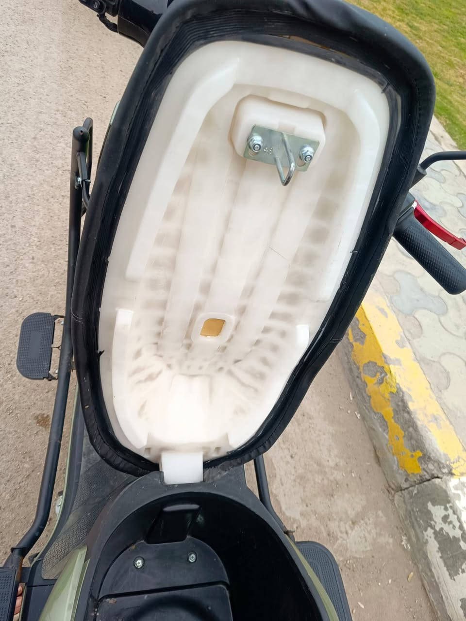 السلام عليكم شحن سكنس مستخدم نضيف مثل ماواضح مكاني الشهداء الفلوجة 
بطاريات نضيفات مكلف بالنشر السعر ب600
***********
